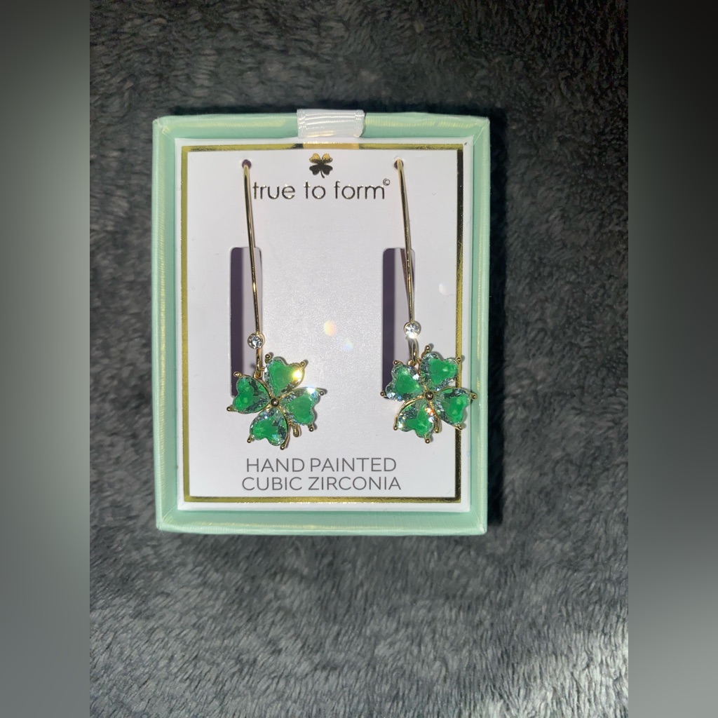Bnib True To Form Green 4 Leaf Clover Drop Hand Painted Cubic Zirconia Earrings